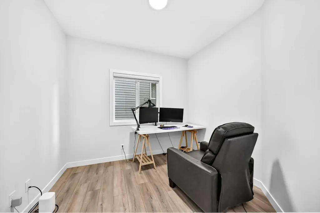 118 Ambleside Heath NW Calgary AB T3P1S4