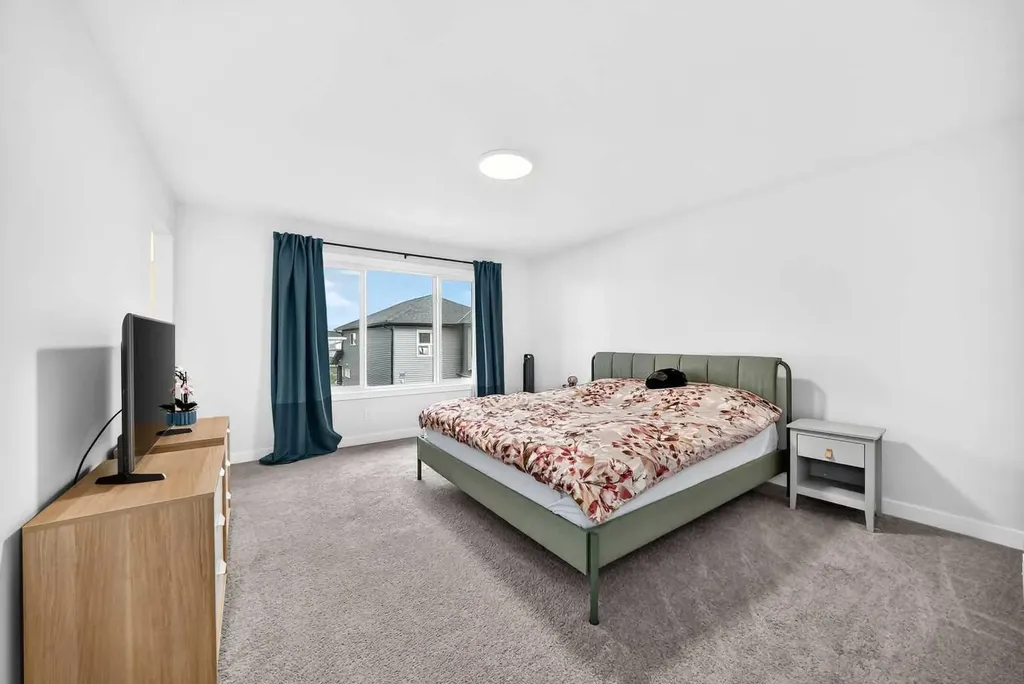 118 Ambleside Heath NW Calgary AB T3P1S4