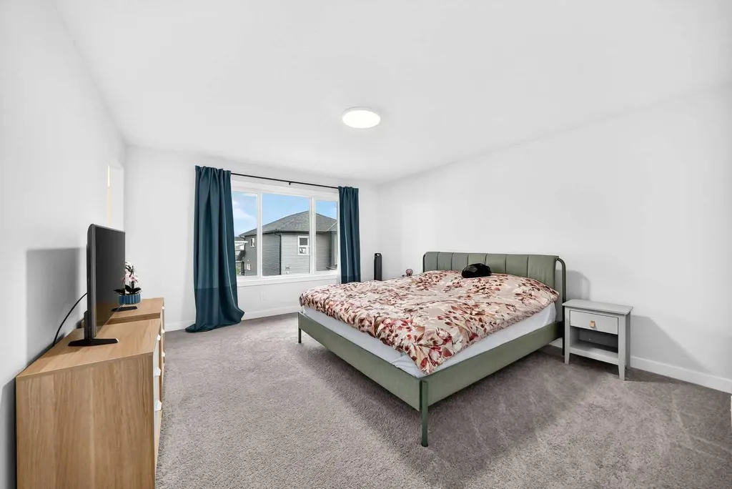 118 Ambleside Heath NW Calgary AB T3P1S4