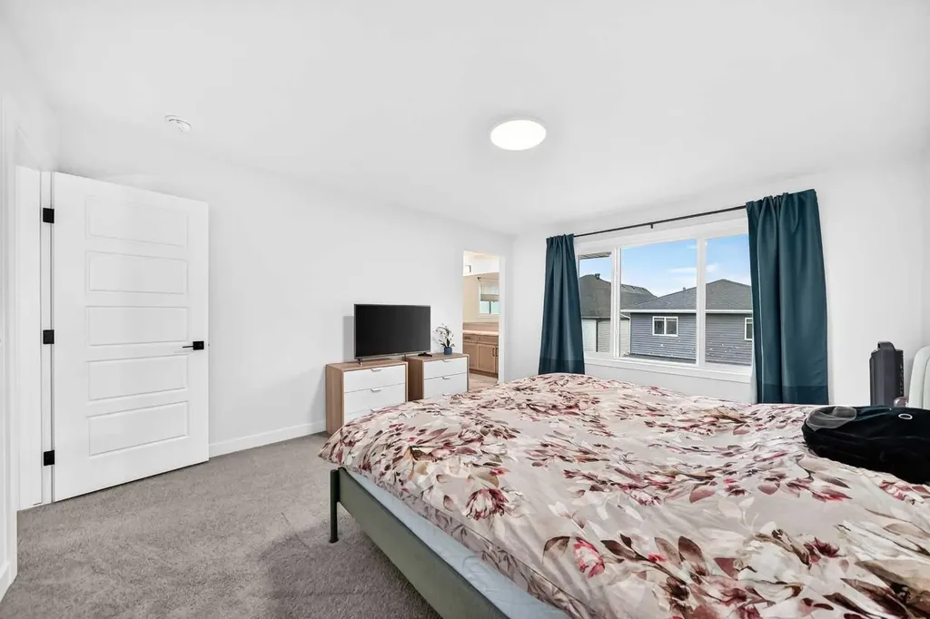 118 Ambleside Heath NW Calgary AB T3P1S4