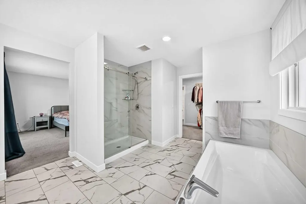 118 Ambleside Heath NW Calgary AB T3P1S4