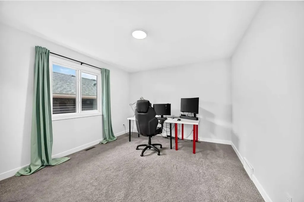 118 Ambleside Heath NW Calgary AB T3P1S4