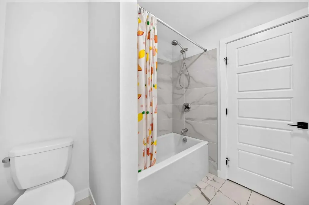 118 Ambleside Heath NW Calgary AB T3P1S4