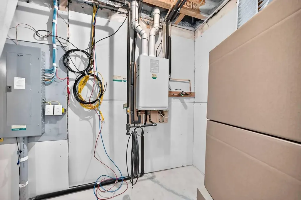 118 Ambleside Heath NW Calgary AB T3P1S4