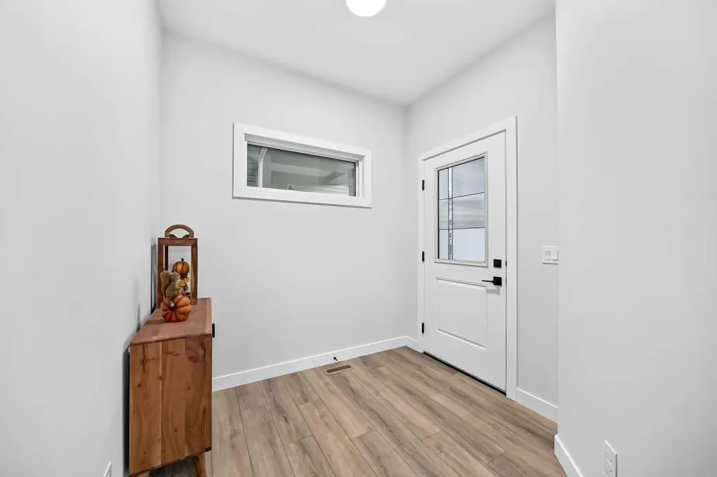 118 Ambleside Heath NW Calgary AB T3P1S4