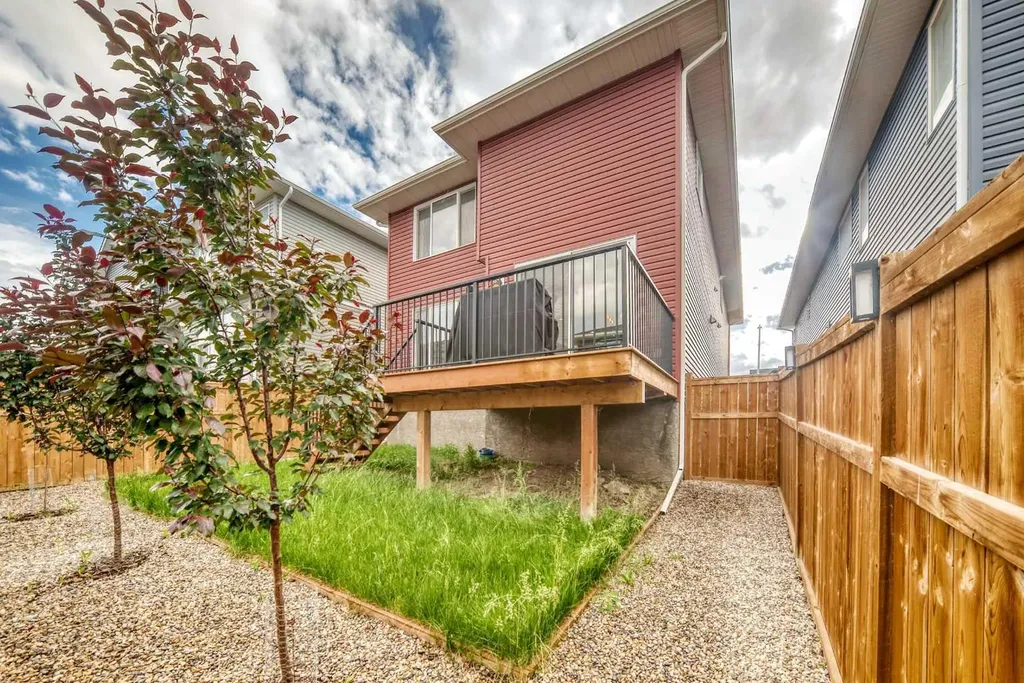 118 Ambleside Heath NW Calgary AB T3P1S4