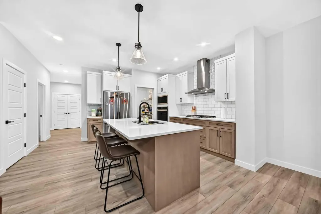 118 Ambleside Heath NW Calgary AB T3P1S4