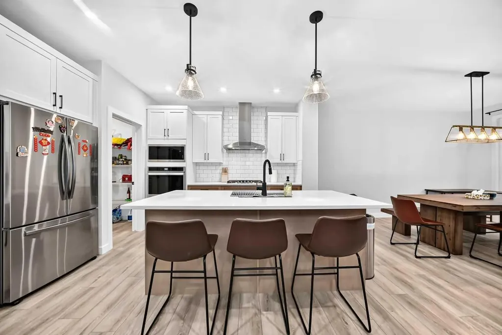 118 Ambleside Heath NW Calgary AB T3P1S4
