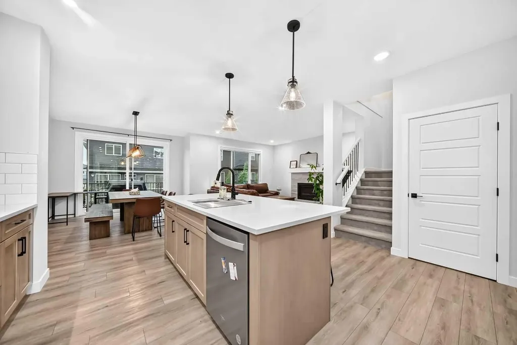 118 Ambleside Heath NW Calgary AB T3P1S4