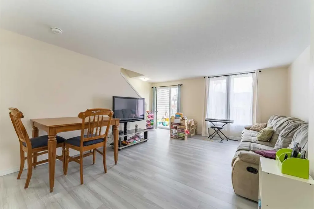 37 Auburn Bay Link SE Calgary AB T3M 0Y5