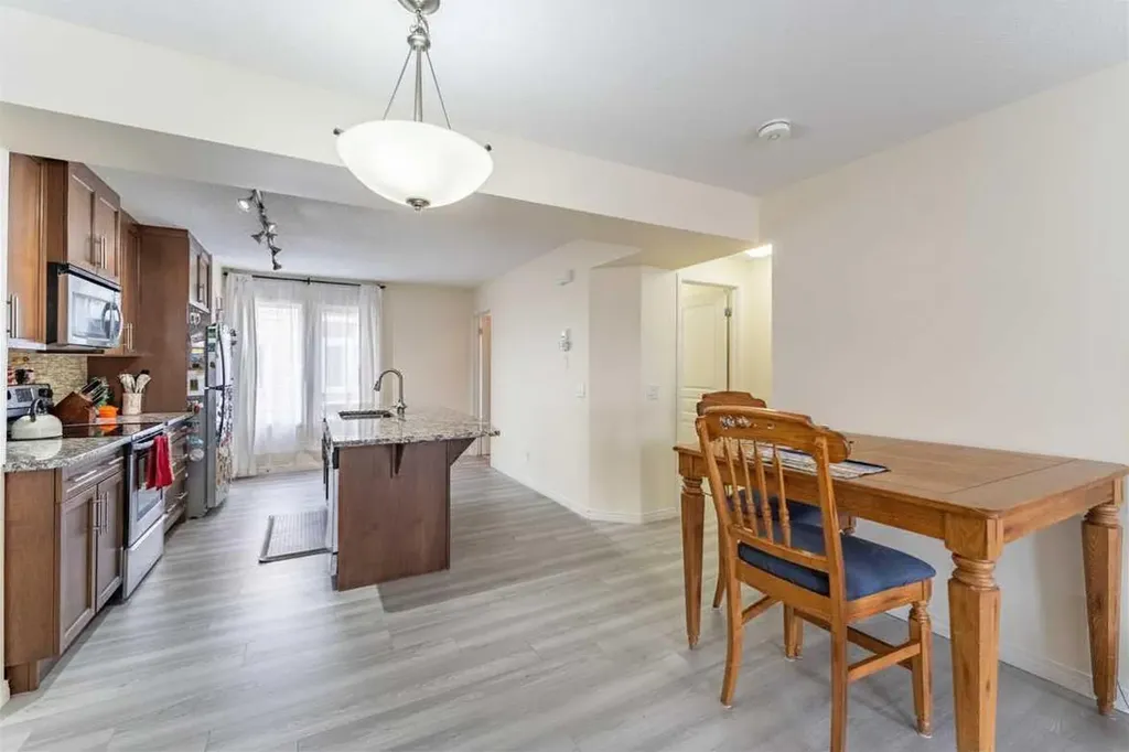 37 Auburn Bay Link SE Calgary AB T3M 0Y5