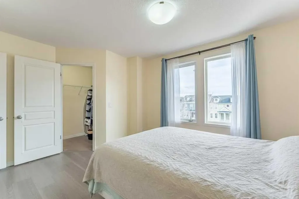 37 Auburn Bay Link SE Calgary AB T3M 0Y5