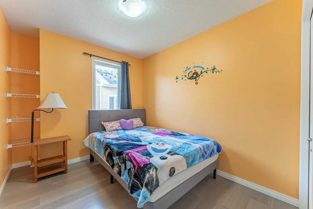 37 Auburn Bay Link SE Calgary AB T3M 0Y5