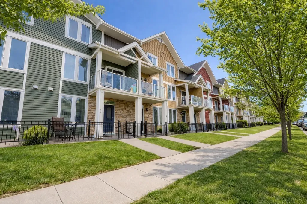 37 Auburn Bay Link SE Calgary AB T3M 0Y5