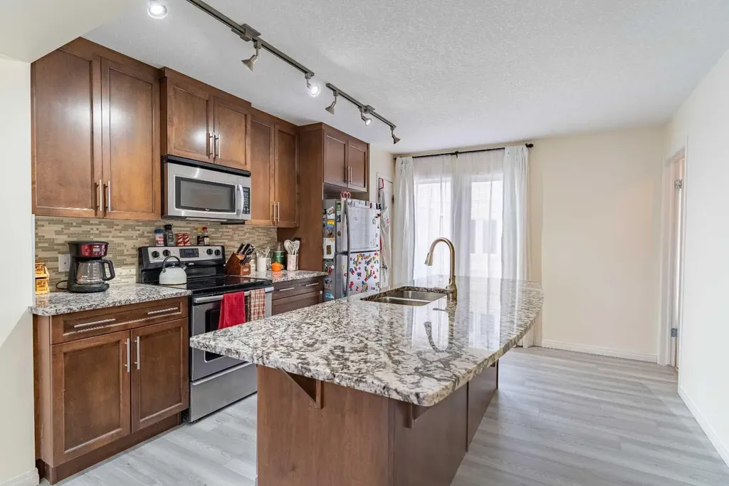 37 Auburn Bay Link SE Calgary AB T3M 0Y5