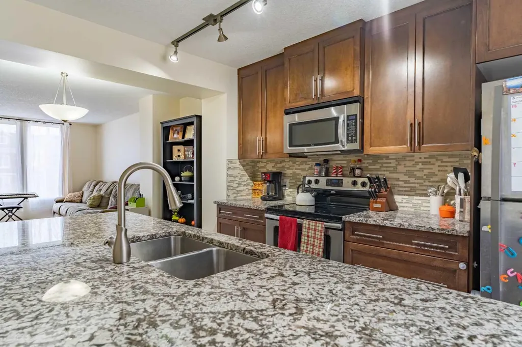 37 Auburn Bay Link SE Calgary AB T3M 0Y5