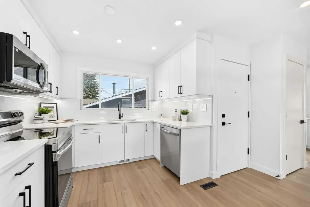 5144 Marian Way NE Calgary AB T2A 2Y4