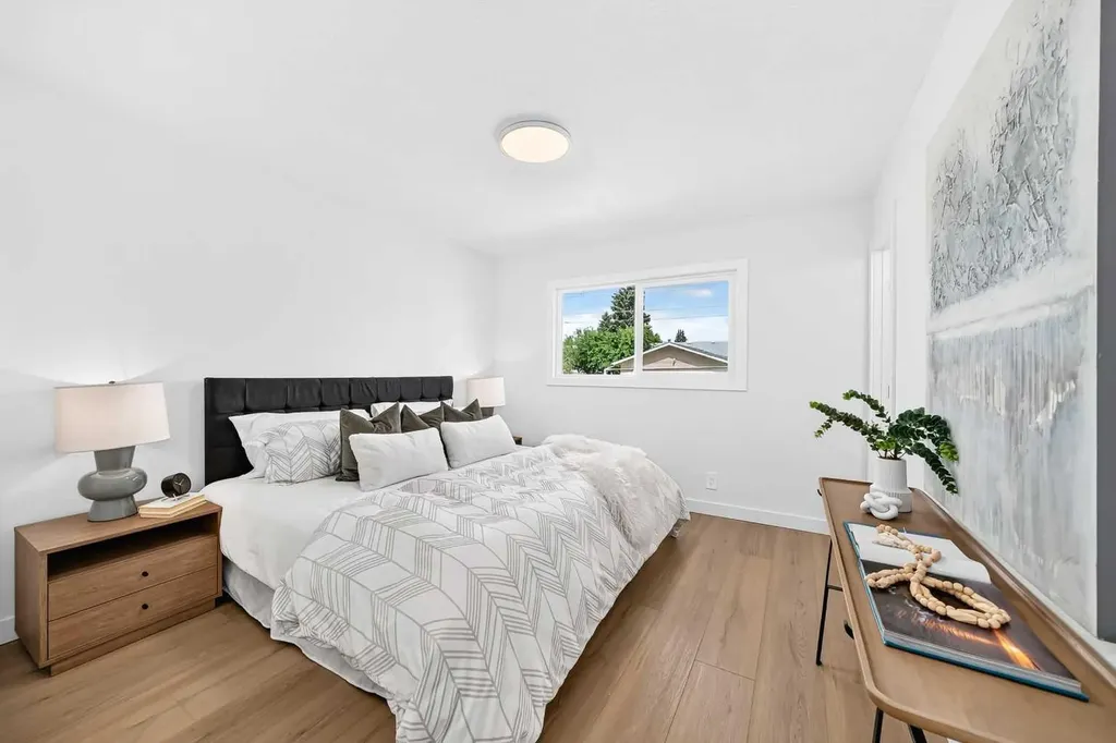 5144 Marian Way NE Calgary AB T2A 2Y4