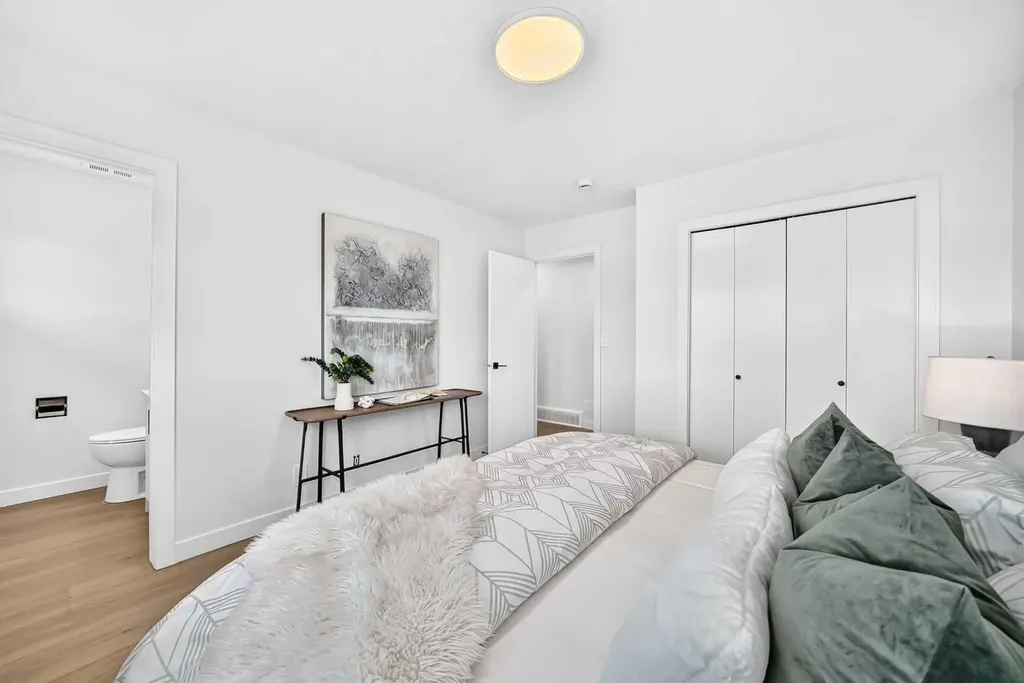5144 Marian Way NE Calgary AB T2A 2Y4