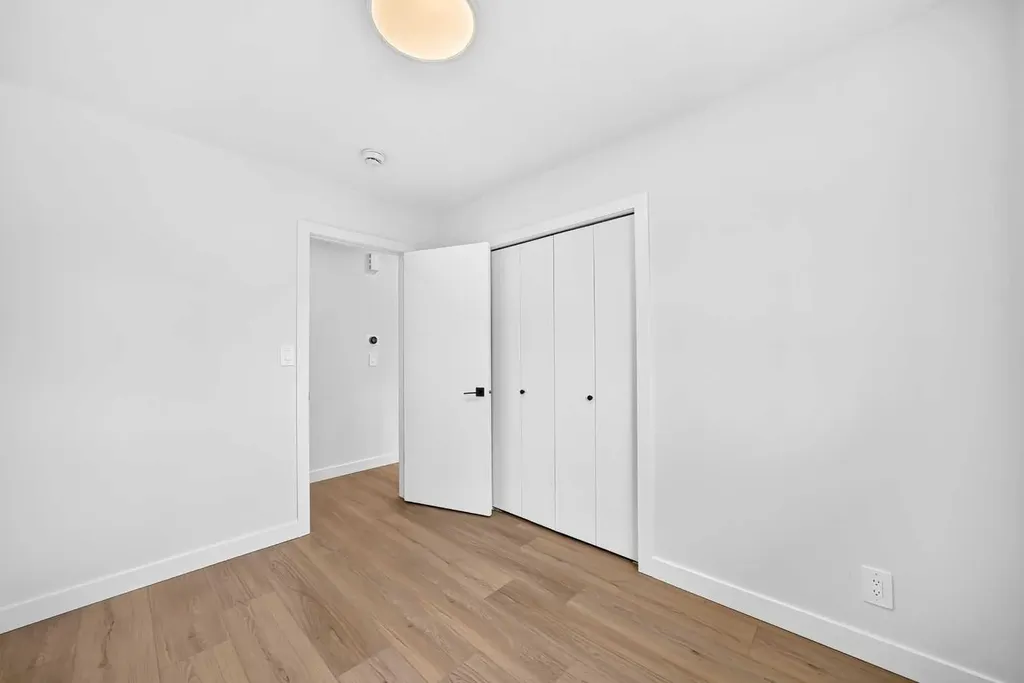 5144 Marian Way NE Calgary AB T2A 2Y4