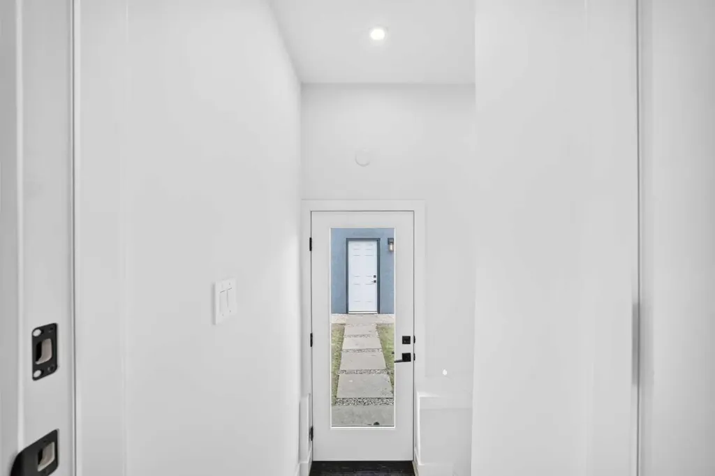 5144 Marian Way NE Calgary AB T2A 2Y4