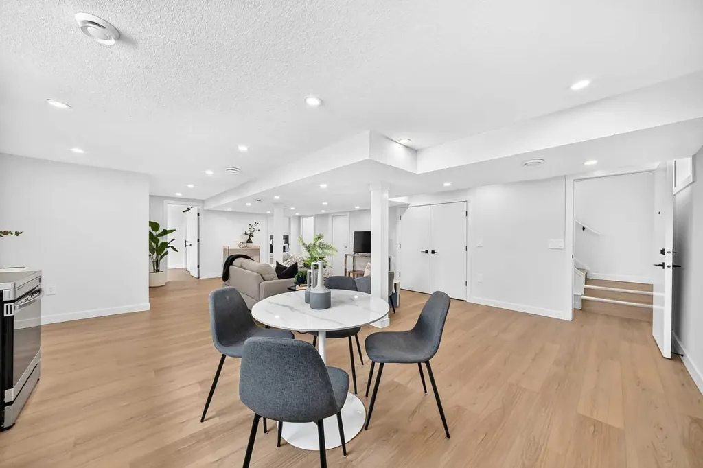 5144 Marian Way NE Calgary AB T2A 2Y4