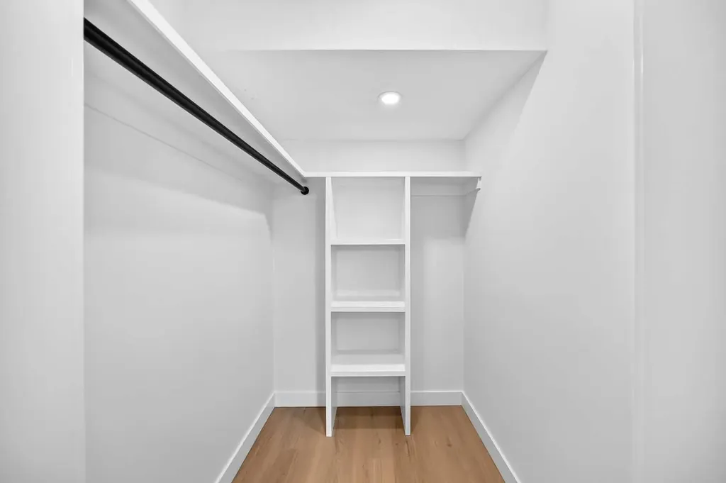 5144 Marian Way NE Calgary AB T2A 2Y4