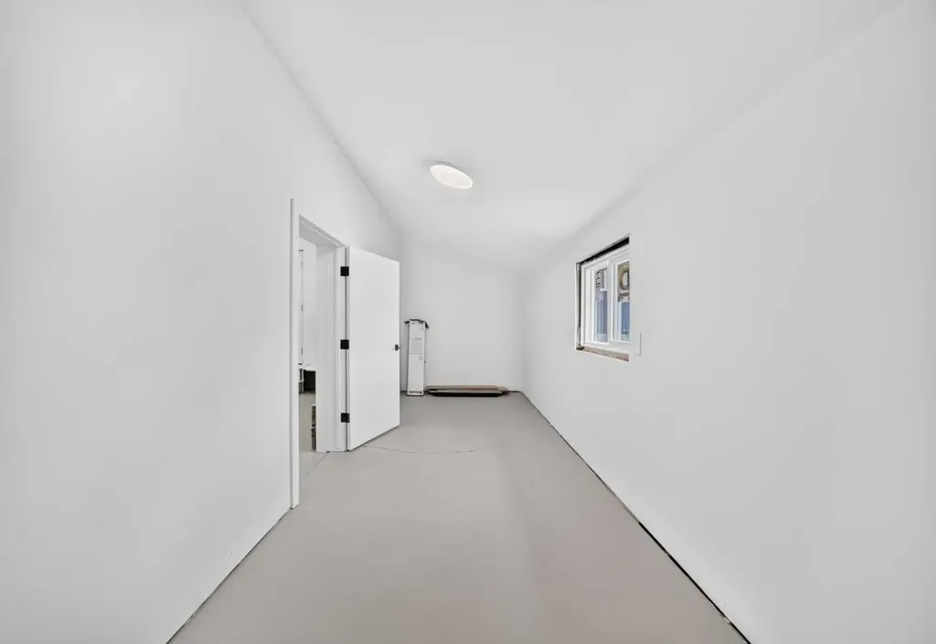 5144 Marian Way NE Calgary AB T2A 2Y4