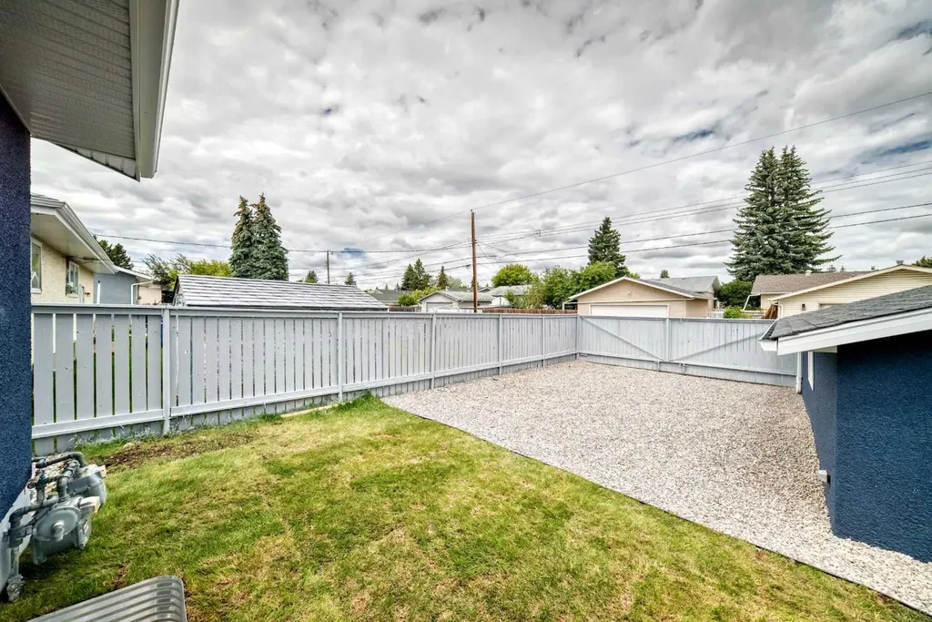 5144 Marian Way NE Calgary AB T2A 2Y4