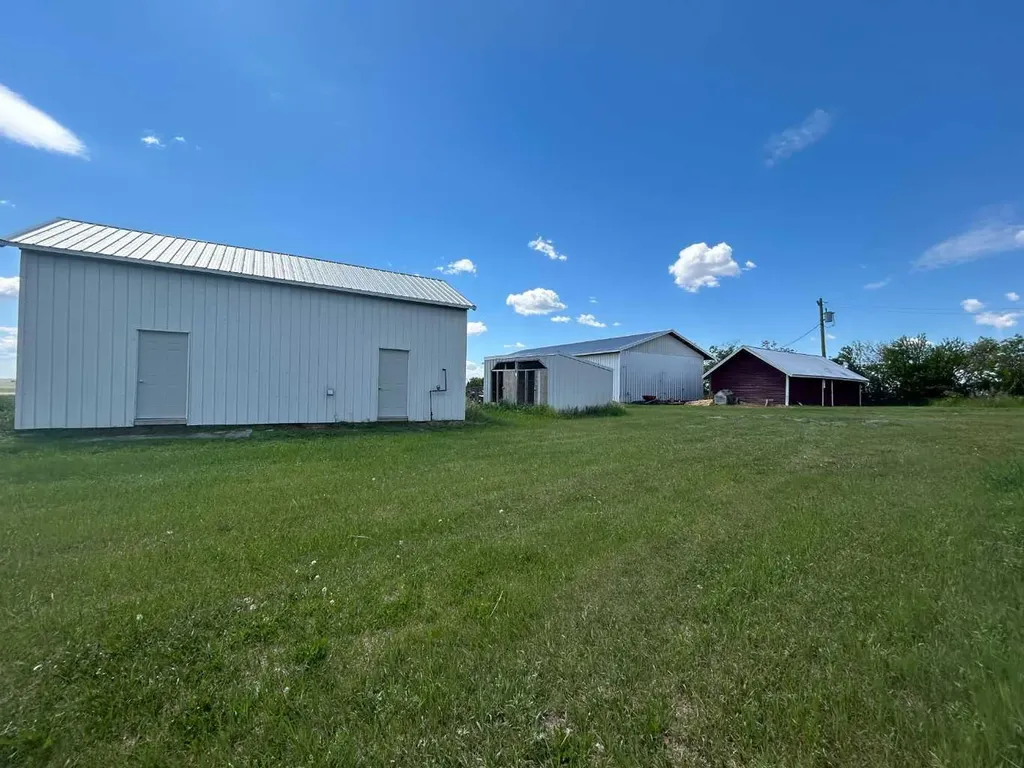 350077 Range Road 250 Rural Kneehill County AB T0M 0Z0