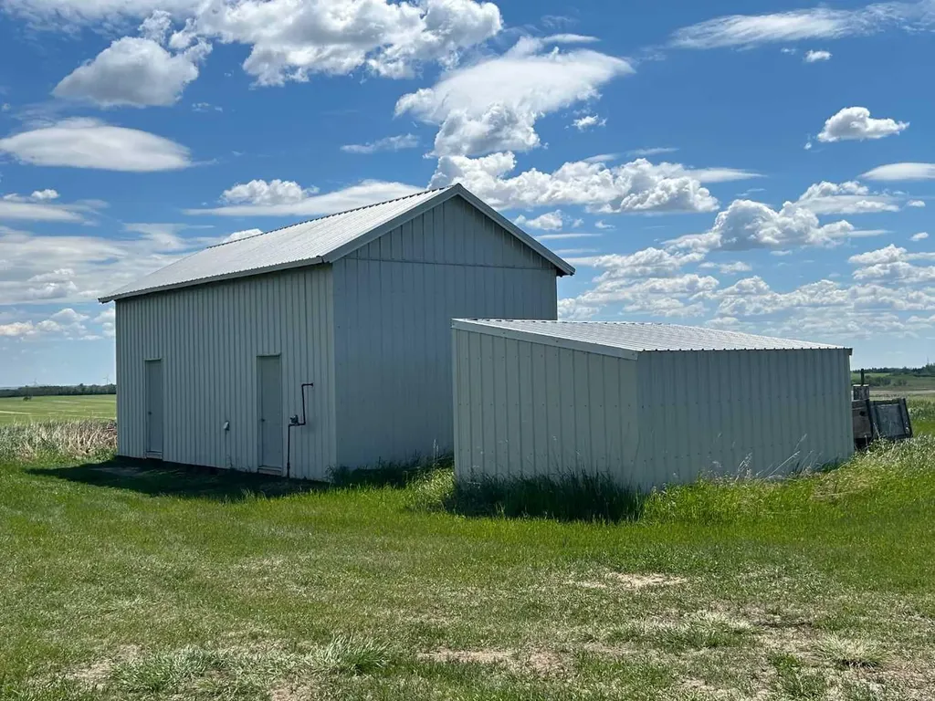 350077 Range Road 250 Rural Kneehill County AB T0M 0Z0