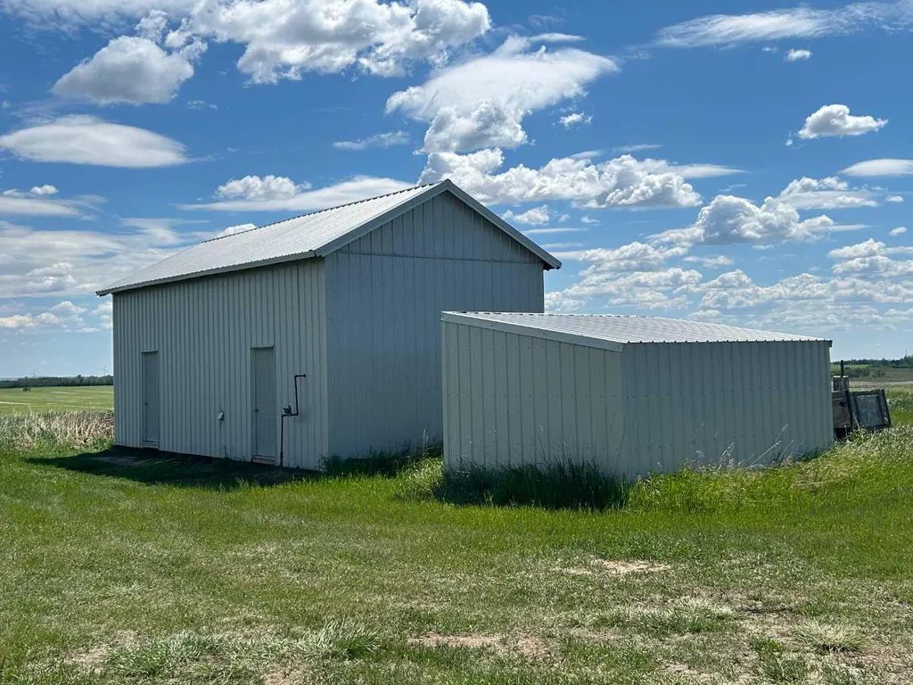 350077 Range Road 250 Rural Kneehill County AB T0M 0Z0