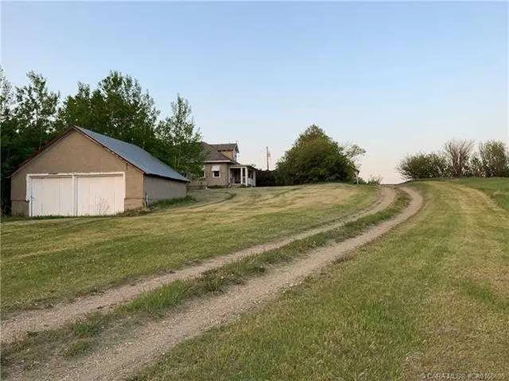 350077 Range Road 250 Rural Kneehill County AB T0M 0Z0