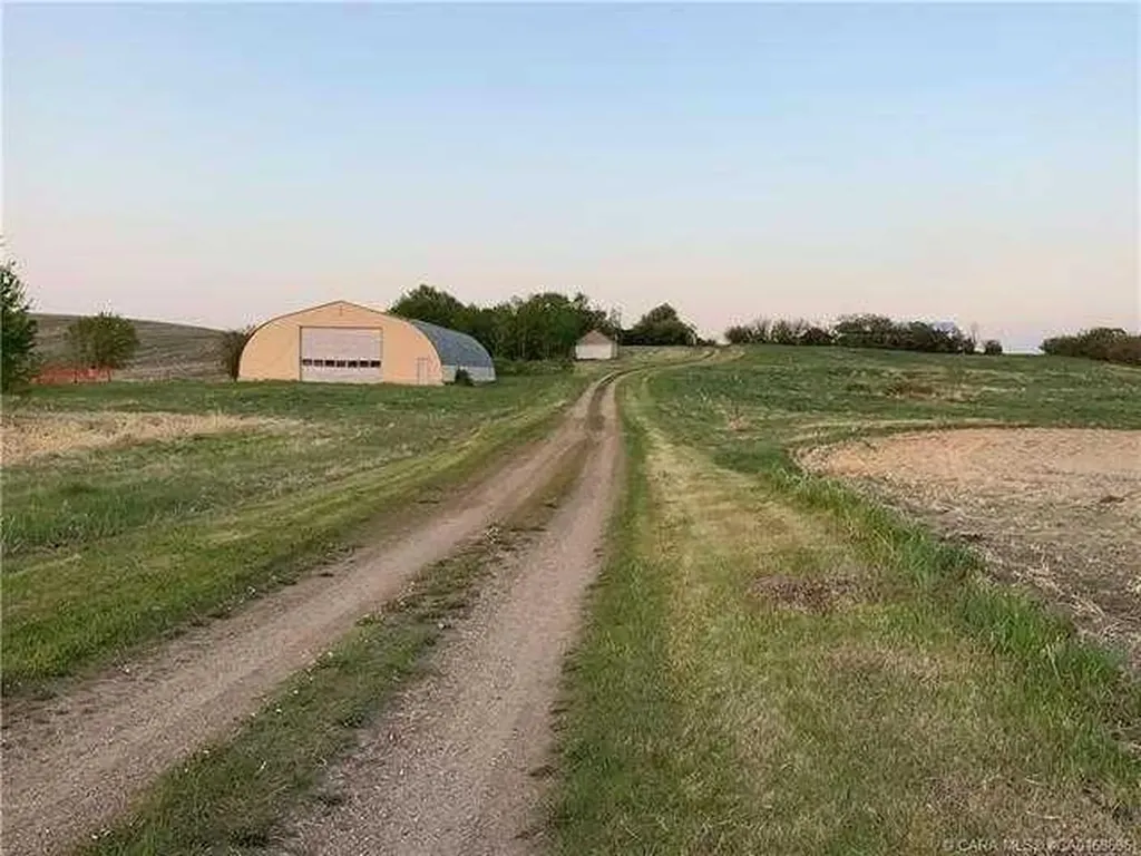 350077 Range Road 250 Rural Kneehill County AB T0M 0Z0