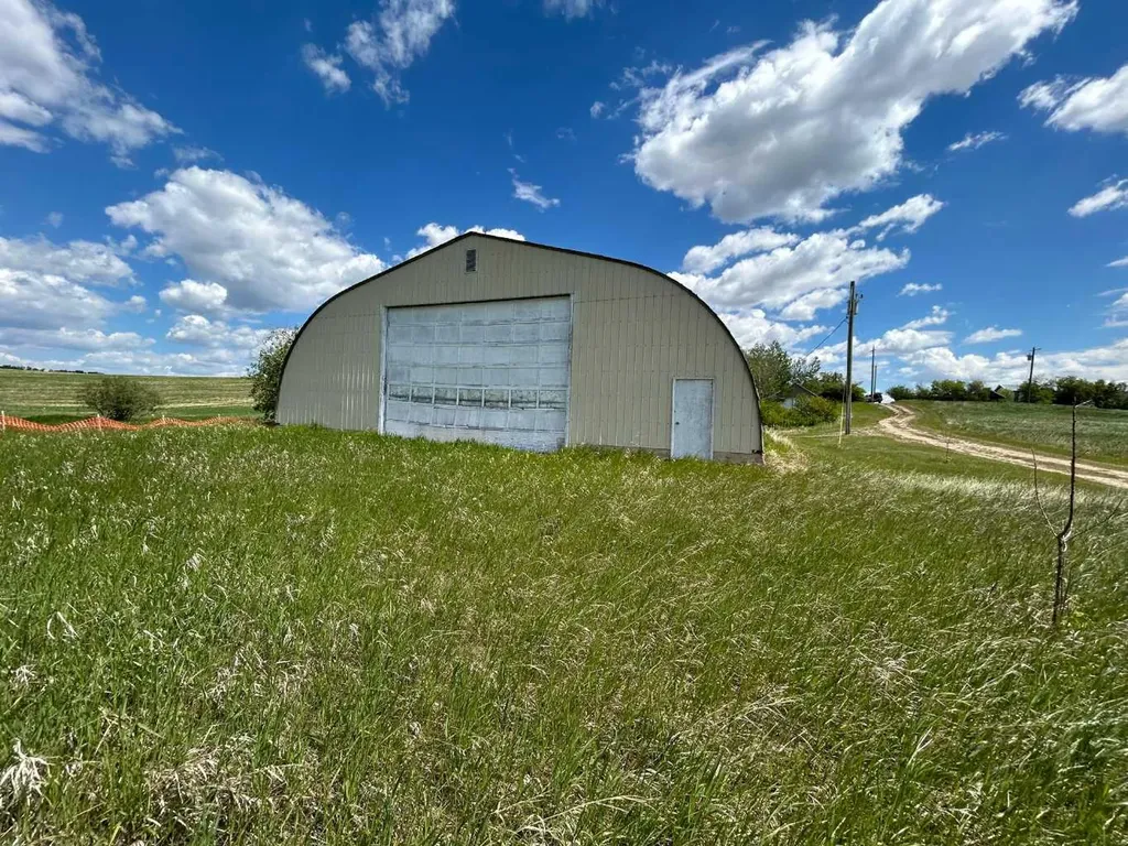 350077 Range Road 250 Rural Kneehill County AB T0M 0Z0
