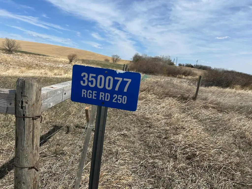 350077 Range Road 250 Rural Kneehill County AB T0M 0Z0