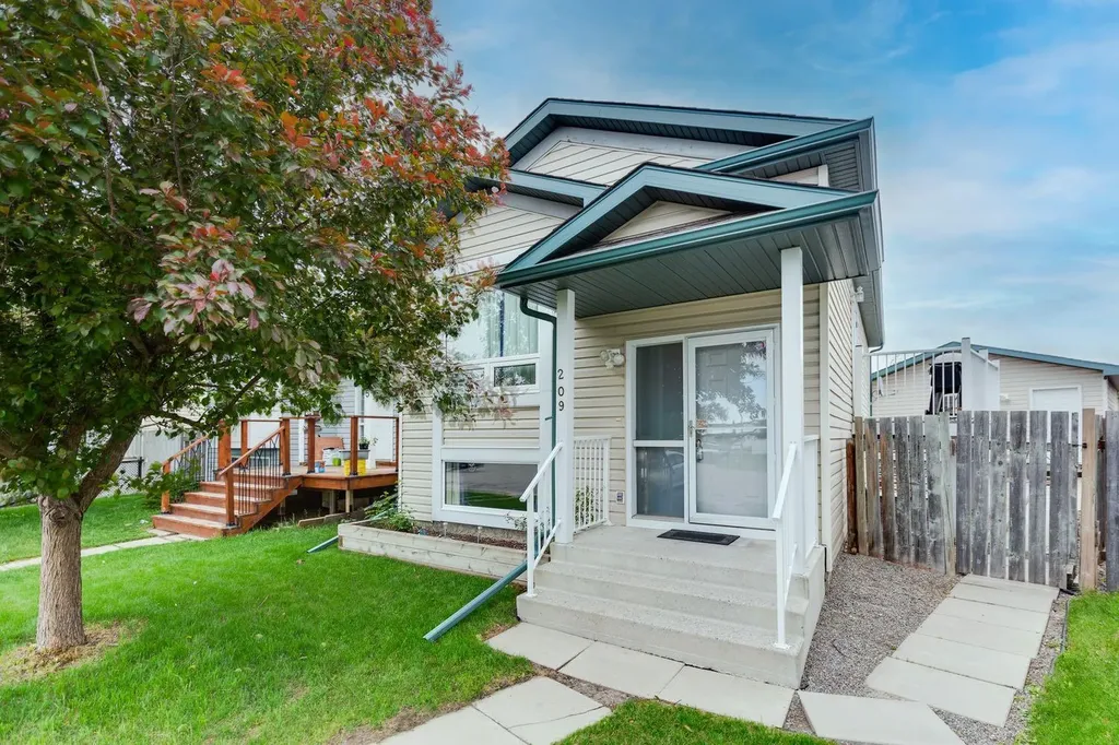 209 Martin Crossing Way NE Calgary AB t3j3v4