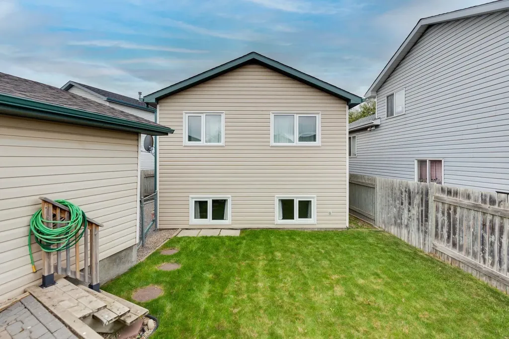 209 Martin Crossing Way NE Calgary AB t3j3v4