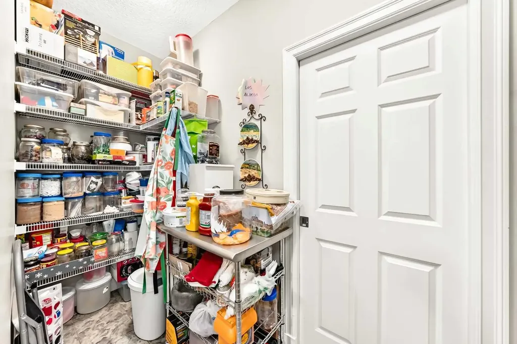 1748 Hidden Creek Way NW Calgary AB T3A6H5