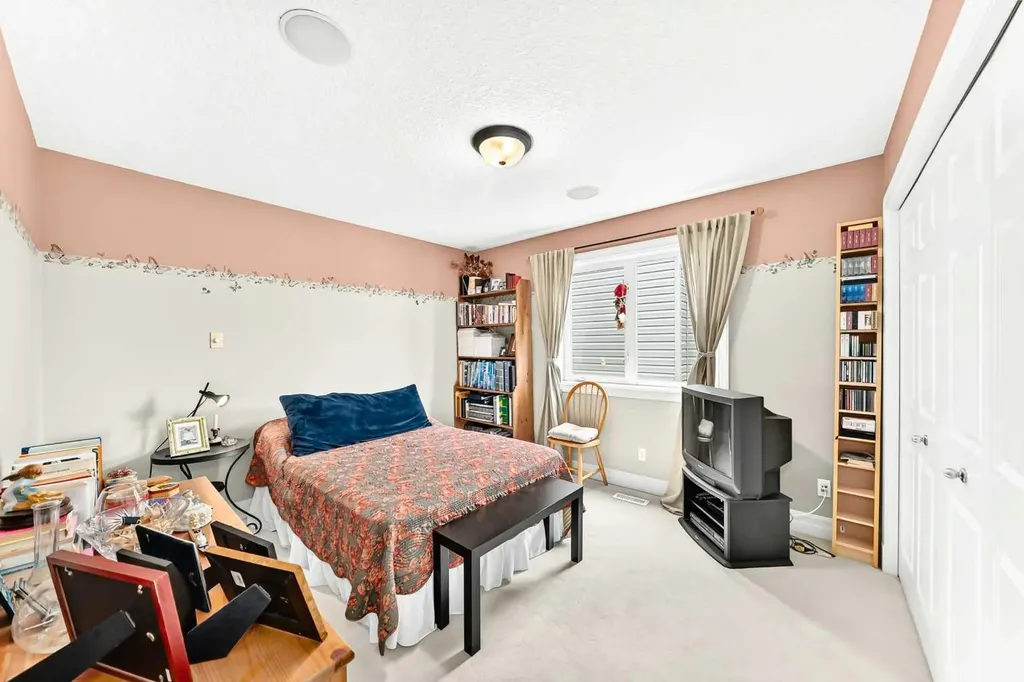 1748 Hidden Creek Way NW Calgary AB T3A6H5