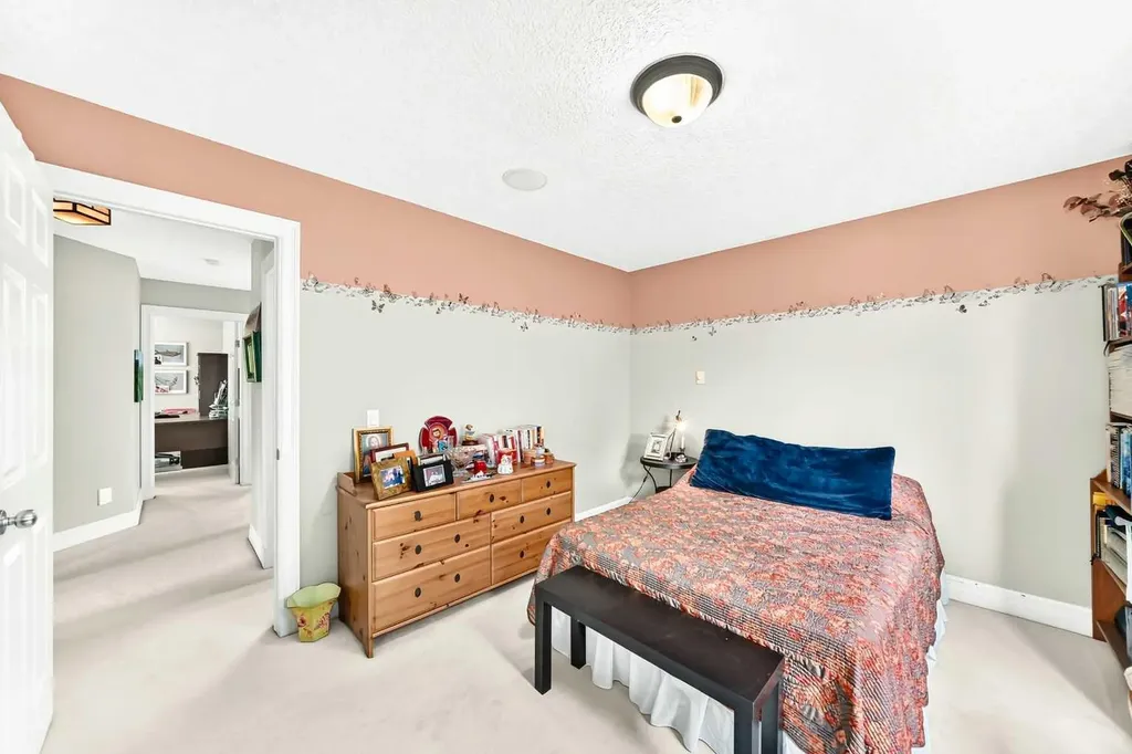 1748 Hidden Creek Way NW Calgary AB T3A6H5