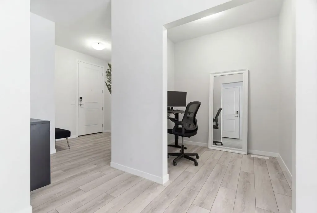 54 Belmont Manor SW Calgary AB T2X 5E4