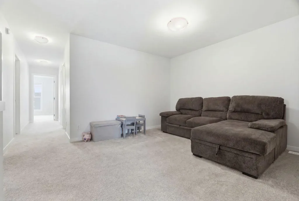 54 Belmont Manor SW Calgary AB T2X 5E4