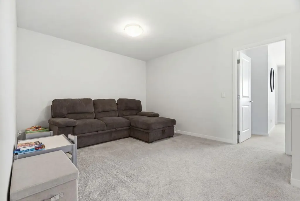 54 Belmont Manor SW Calgary AB T2X 5E4