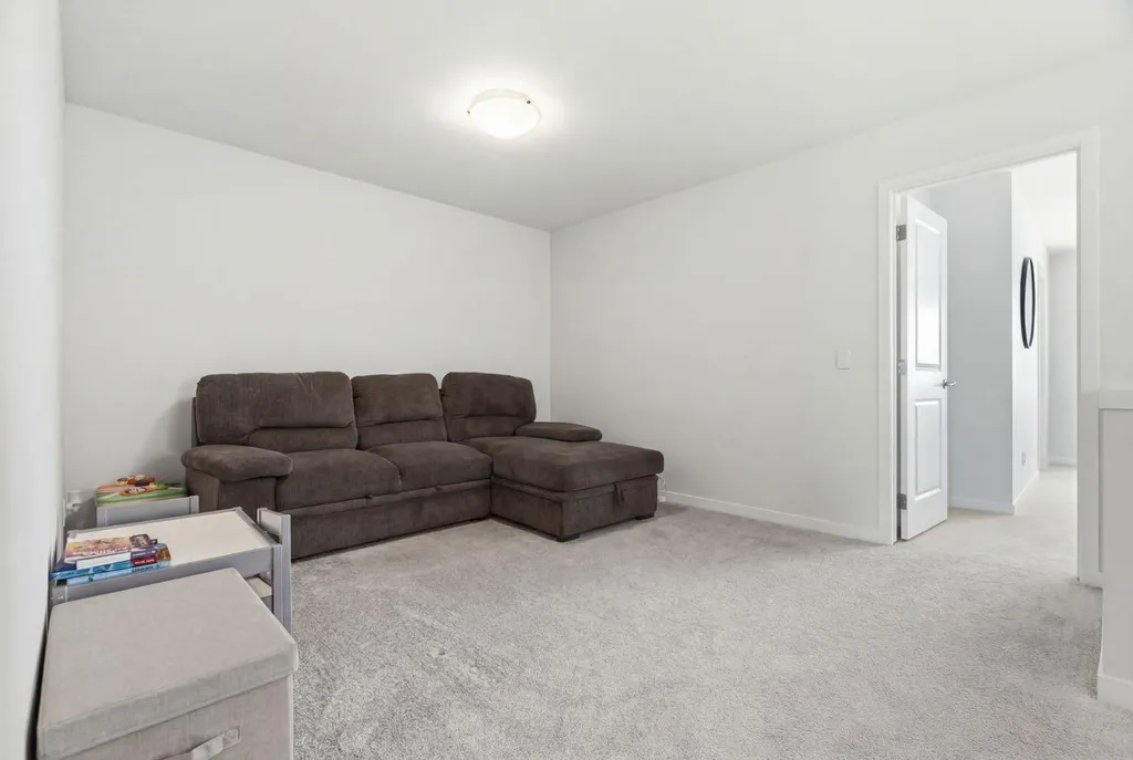 54 Belmont Manor SW Calgary AB T2X 5E4