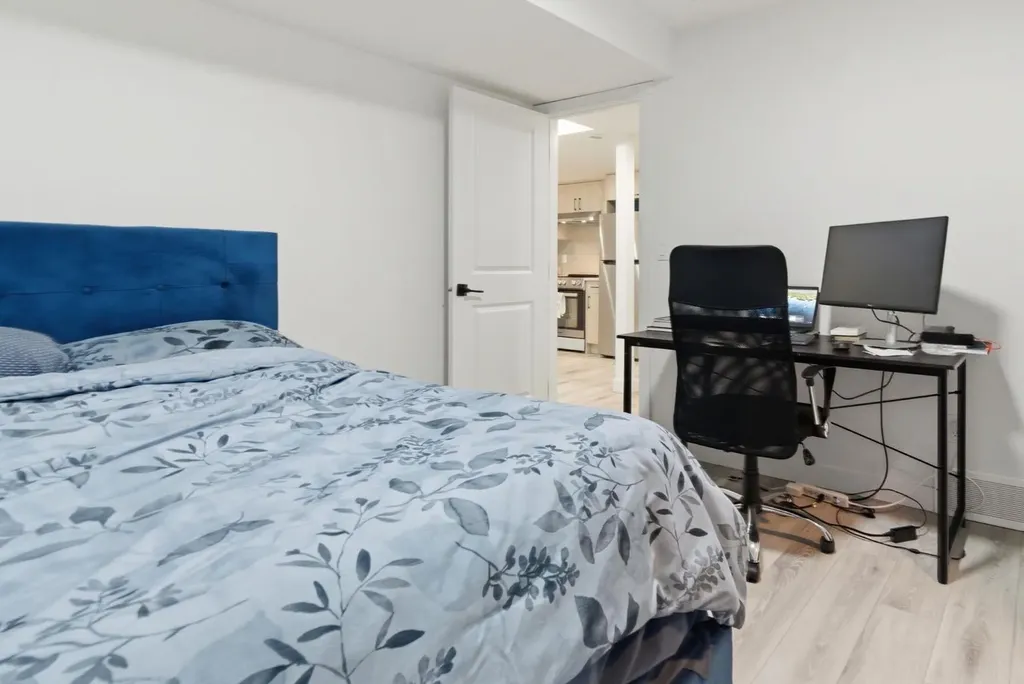 54 Belmont Manor SW Calgary AB T2X 5E4