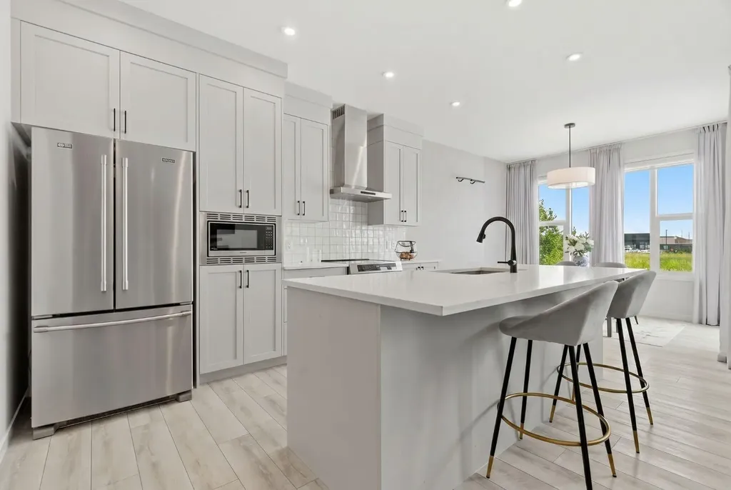 54 Belmont Manor SW Calgary AB T2X 5E4
