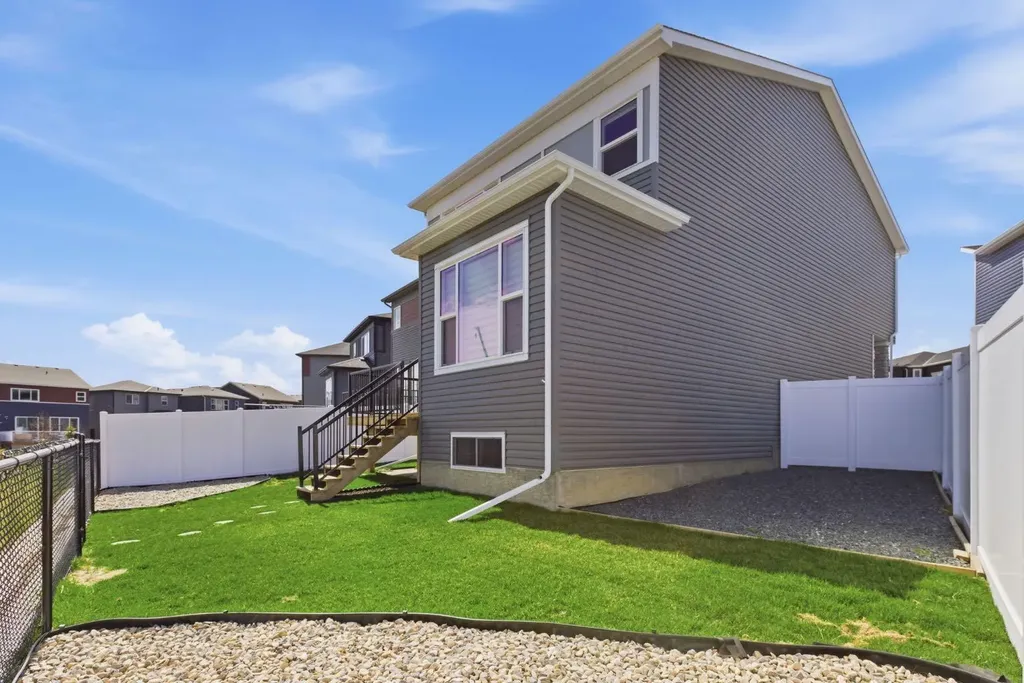 54 Belmont Manor SW Calgary AB T2X 5E4