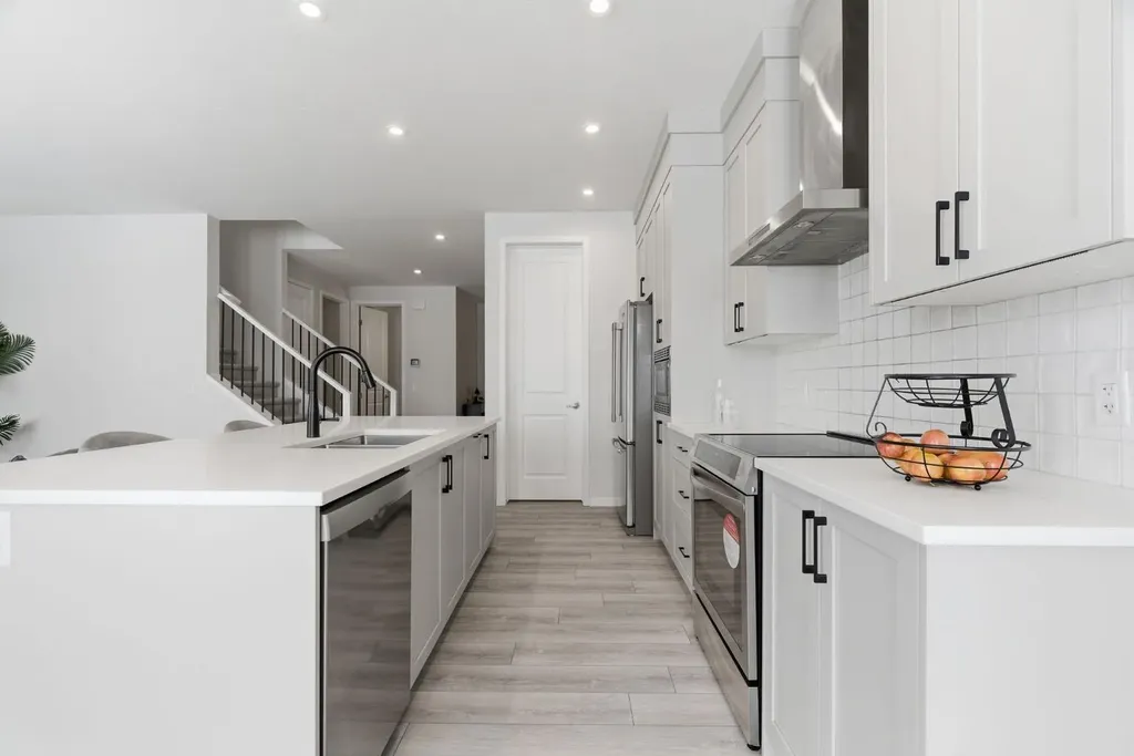 54 Belmont Manor SW Calgary AB T2X 5E4