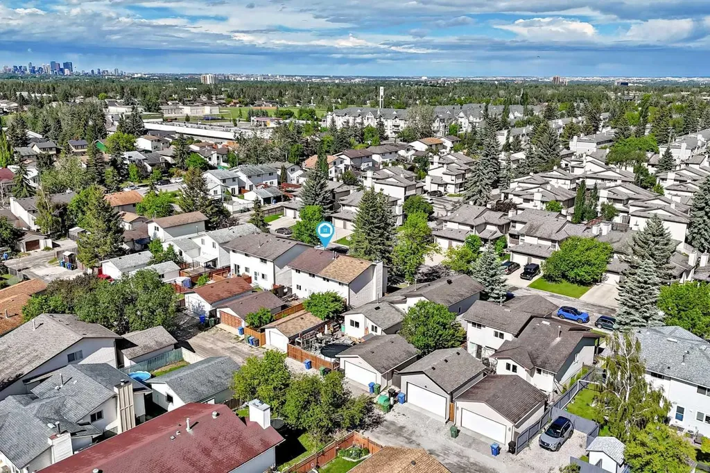 75 Cedardale Crescent SW Calgary AB T2W 4B2
